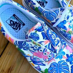 Vans “Comfy Cush” Platform